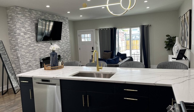 Experience Chicago living near United Center