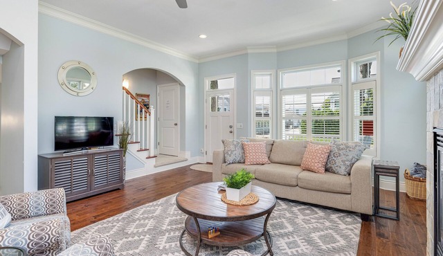 Experience coastal bliss at 'A Wave From It All', a spacious 4-bedroom home in South Haven.