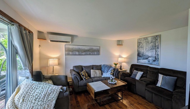 Experience Coastal Serenity at Our Cozy Belfast Oasis!