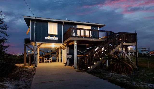 Experience Coastal Living at The Blue Pearl: Private Beach Access | Pet-Friendly