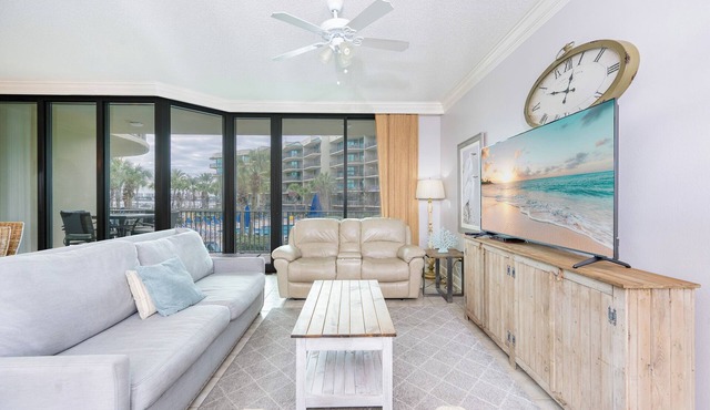 Experience Coastal Comfort Phoenix on the Bay 1129