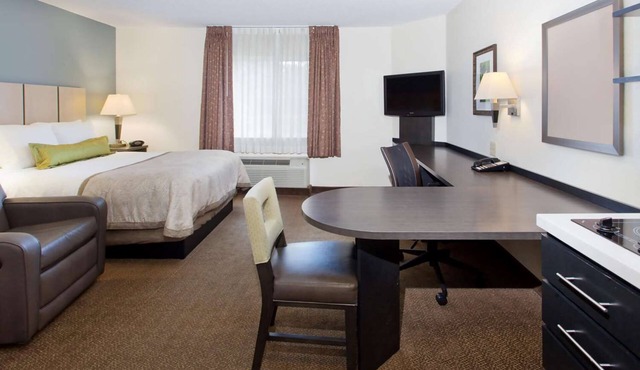 Experience Comfort and Convenience - Inviting Suite w/Kitchen + Free Parking