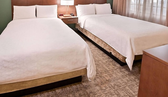 Experience Comfort and Convenience! 4 Kid-friendly Units w/Full Kitchens! Pool!