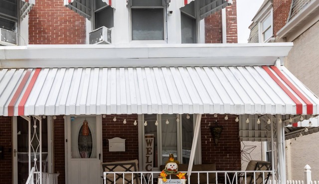 Experience comfort near entertainment! 5-min drive to Santander Arena