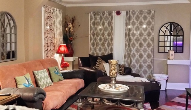 Experience comfort near sports action, 4BR/2Bath home by Arrowhead 14 min.