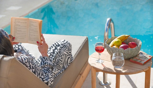 Experience Corfu: Komidoro, 2BR Villa - Lux, BBQ, Parking, Gym, Sleeps 4