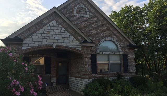 Experience Country living, 1 br, pool, fishing pond