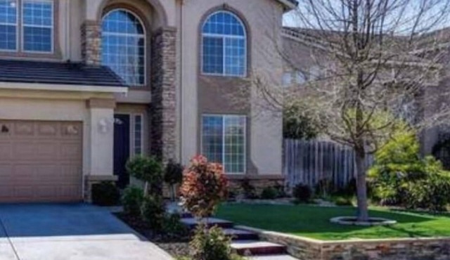 Experience Elk Grove living near CSUS – just a quick 18-min drive away