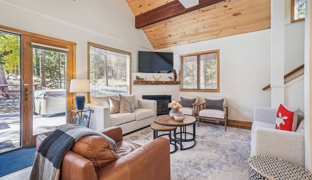 Experience Freeride Haus, a beautiful Breckenridge home with a private hot tub!