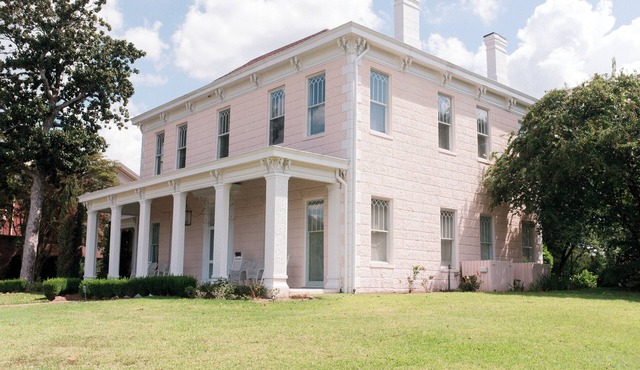 Experience History from the Luxury of a Southern Pre-Civil War Mansion