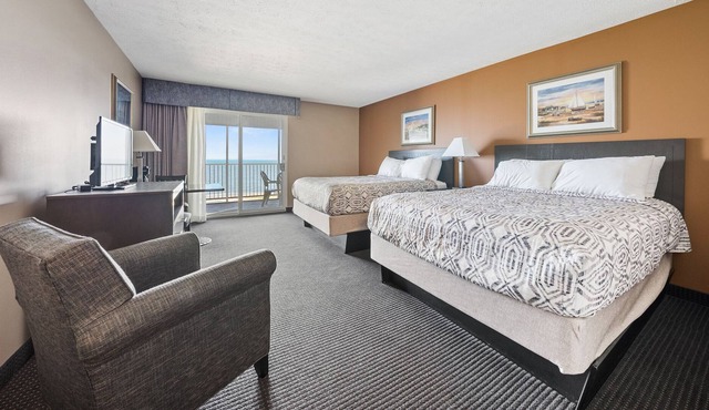 Experience Lakefront Luxury in a Spacious Nautical Room on Put-In-Bay Island 104