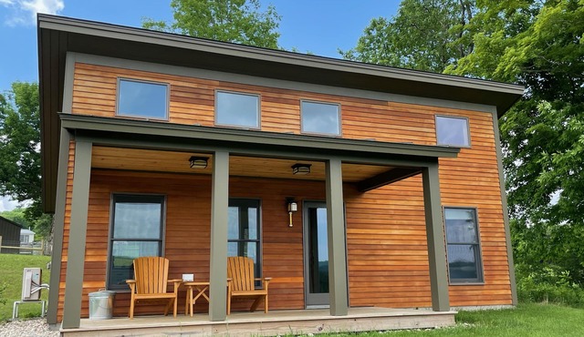 Experience life on a Vermont Farm in a Beautiful Modern Cabin - Stunning Views!