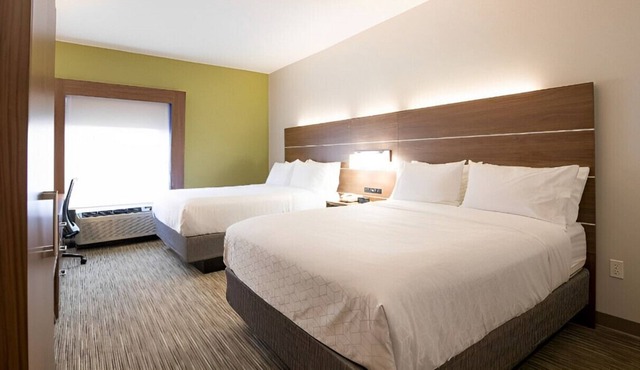 Experience Luxury Escape and Elegant Staycation