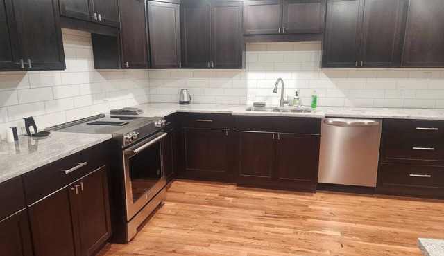 Experience Luxury and Comfort 7100 Sq Ft home ideal for Retreats & Getaways!