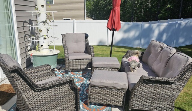 "Experience Luxury at our 5-bdrm getaway. Just a 15 Minute Drive to the Greens"