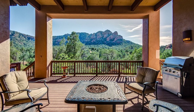 Experience luxury at Sedona High Desert Sanctuary, a 3,725 sq ft home with stunning red rock views.