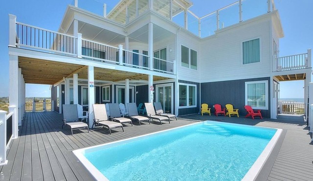 Experience luxury at Lands End in Oak Island with 12 bedrooms and stunning oceanfront views.
