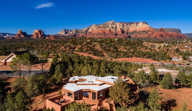Experience luxury in Sedona Painted Sky—sleeps 8 with stunning panoramic views.