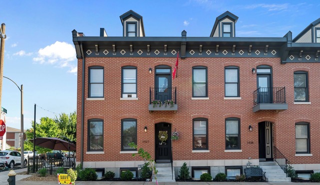 Experience Luxury - just steps away from live music & food