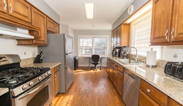 Experience luxury near Downtown Chicago