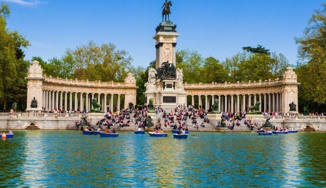Experience Madrid in style. Where comfort meets Madrid!