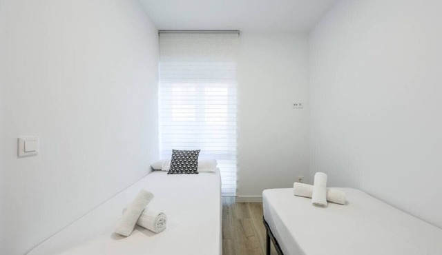 Experience Madrid Like a Local – New Apartment