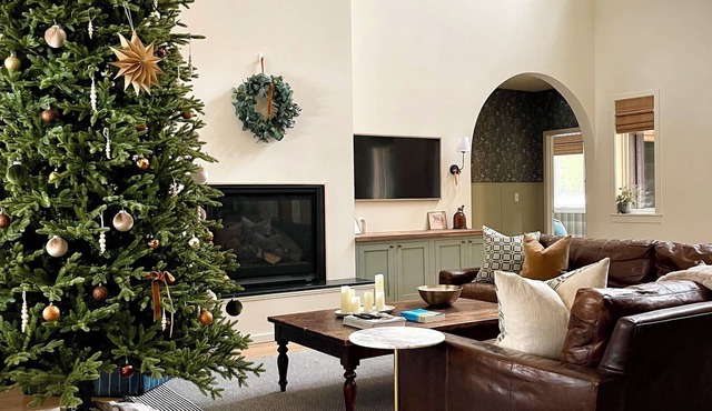 Experience Magical Holidays in Suncadia! 7BR Luxury Lodge w/Hot Tub + Game Room