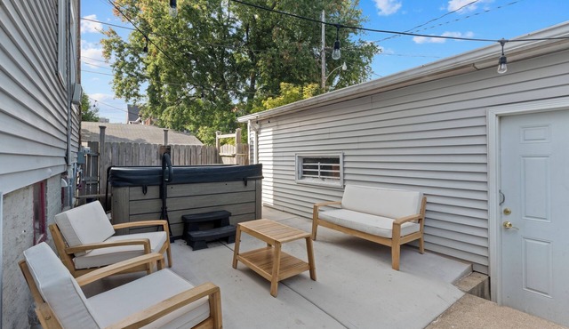 Experience Milwaukee's Bayview in this Spacious 3-bedroom