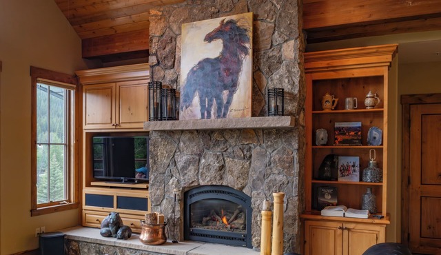 Experience Mountain Luxury at Its Finest: 5-Bedroom Retreat In Winter Park