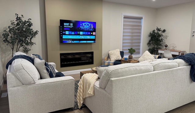 Experience Peace and Love - Modren & StylishHome for Groups