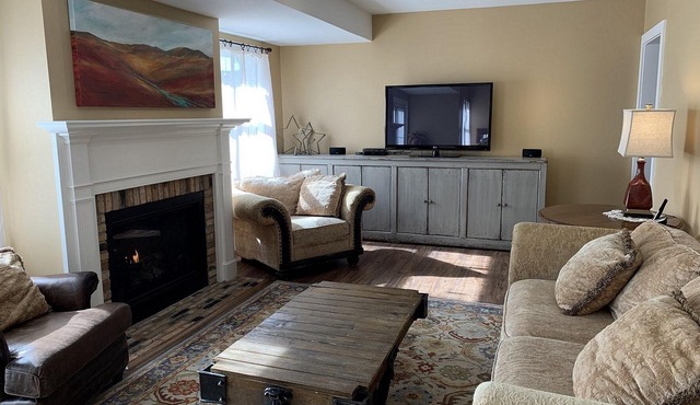 Experience Regent House, Historic 5 BR Luxury in Old Town NOTL