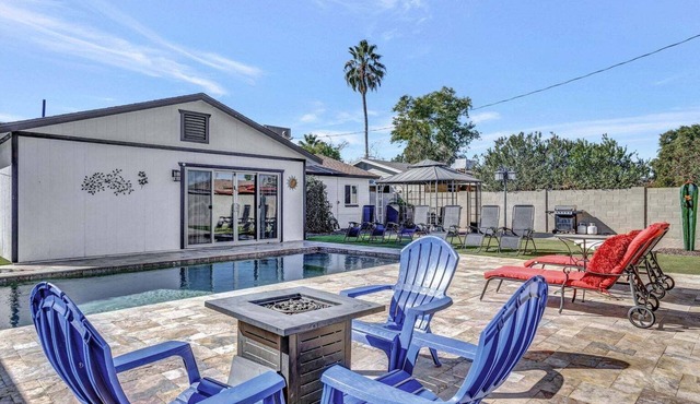 Experience Scottsdale Charm: Cozy Retreat, Heated Pool, Family-Friendly Fun!