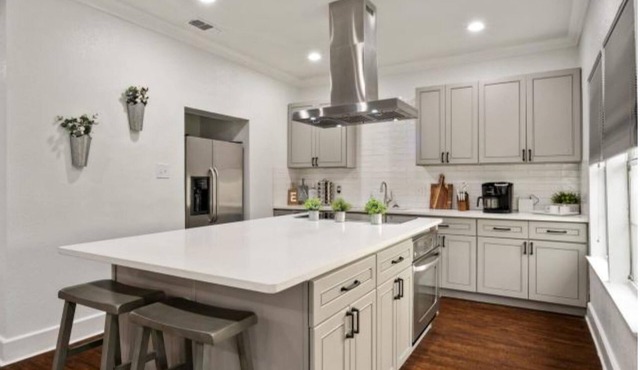 Experience Serenity in a 4BR 3BA Downtown Home