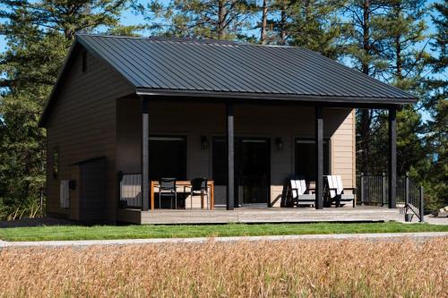 Experience Simple Montana Luxury (Cottage #1)