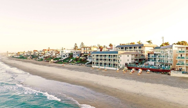Experience Soothing Moments & Luxury! Outdoor Pool, Beachfront Property