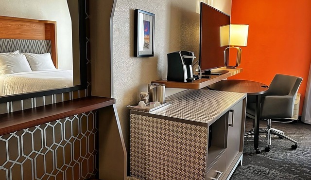 Experience Soothing Moments & Luxury! 4 Family-friendly Units, Indoor Pool!