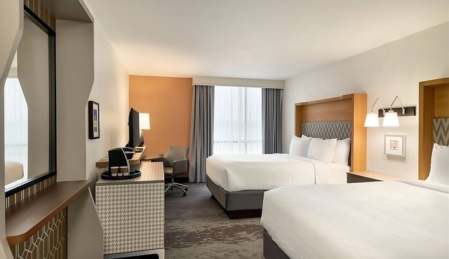 Experience Soothing Moments & Luxury! 4 Family-friendly Units, Indoor Pool!