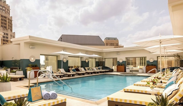 Experience Soothing Moments & Luxury! River View, Dogs Allowed, Outdoor Pool