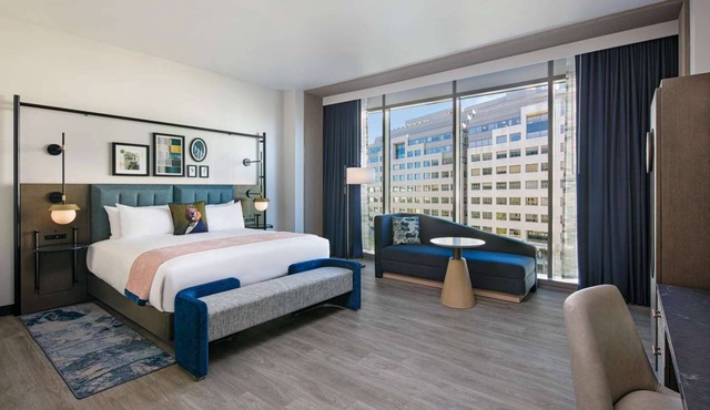 Experience Soothing Moments & Luxury! Comfortable & Pet-friendly Room with View!