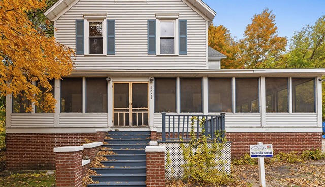 Experience spacious comfort at Pavillion Paradise - Pet Friendly