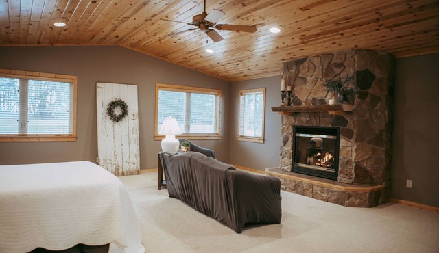 Experience Starbuck charm in our spacious 5-bedroom retreat