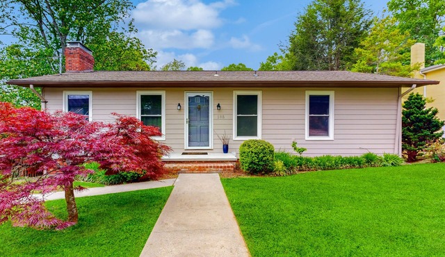 Experience 'Sunny Retreat' in Lake Junaluska - Cozy Sunroom, Pool, Trails, More