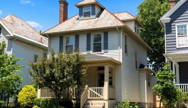 Experience the charm of Hemingway's Hideaway, nestled in the vibrant Merion/German Village.