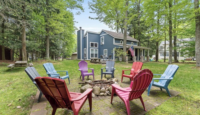 Experience the charm of Silver Lake at Parrothead Retreat