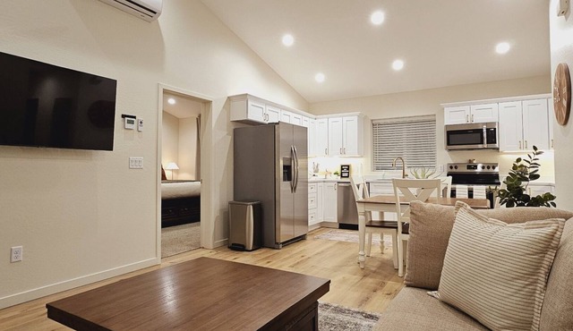 Experience the Charm and Adventure of Snowflake in this new and comfy apartment.