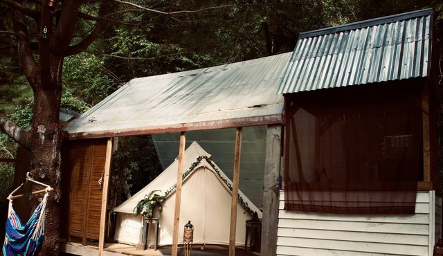 Experience the glamping lifestyle in the countryside!