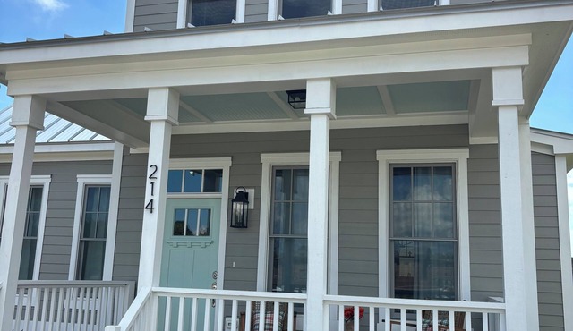 Experience the Historical Charm of Swansboro! Unique adventures await! 🦢