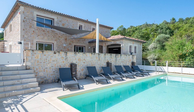 Experience the luxury & elegance of Villa Eole