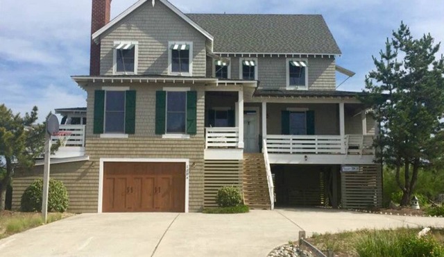 Experience the magic of Corolla - Ocean Views 6 bedroom cottage steps to beach