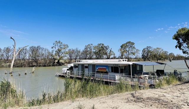 Experience the original houseboat holiday aboard a Liba Liba - HIRE DRIVE